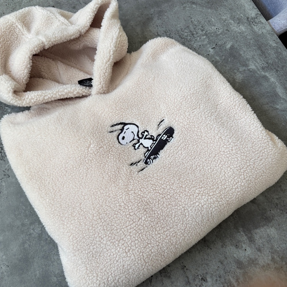 Snoopy plush sherpa pullover hoodie FLUFFY
